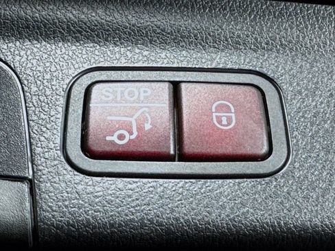 Used 2024 Mercedes-Benz GLE 450 4MATIC image 33
