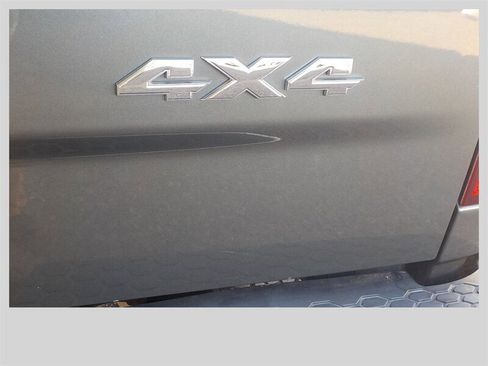 Used 2011 RAM 2500 SLT image 37