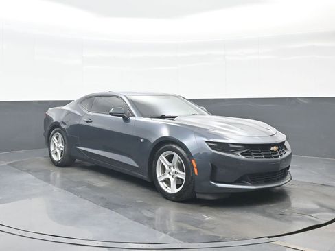Used 2019 Chevrolet Camaro LT image 9