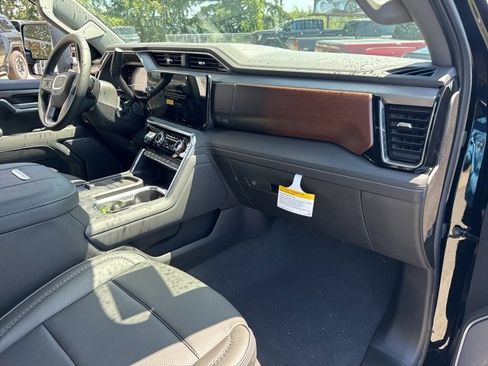 New 2025 GMC Sierra 3500 Denali w/ Denali Reserve Package image 16