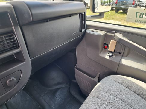 New 2024 Chevrolet Express 3500 w/ Power Convenience Package image 35