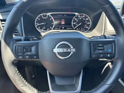 Used 2025 Nissan Rogue SV AWD/4WD image 30