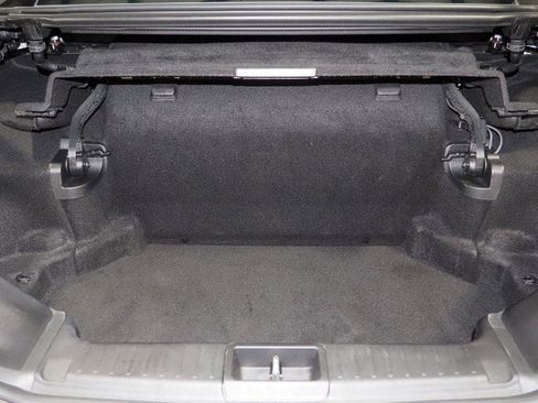Used 2017 Mercedes-Benz SL 550 image 41