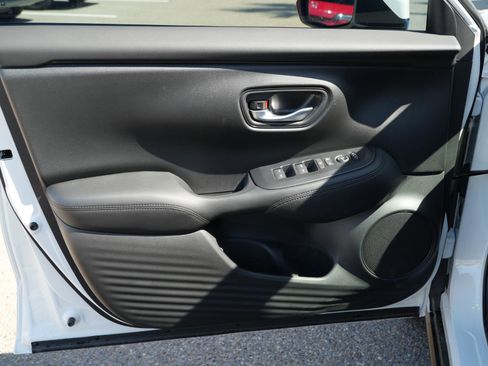 Certified 2026 Honda HR-V LX image 13