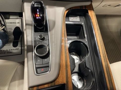 Used 2024 Cadillac Escalade Premium Luxury Platinum AWD/4WD image 32