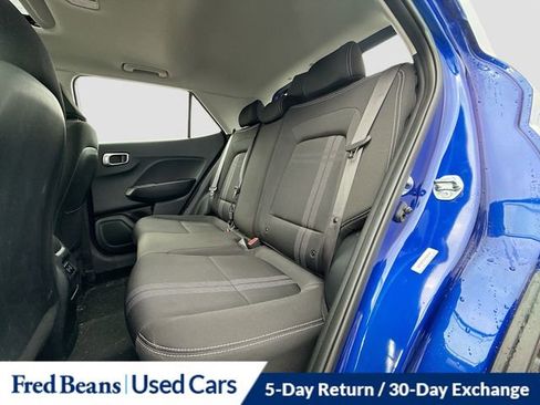 Used 2025 Hyundai Venue SEL image 25