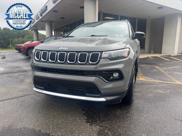 Used 2023 Jeep Compass Limited AWD/4WD image 1