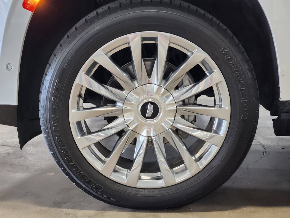 Used 2022 Cadillac Escalade ESV Premium Luxury w/ Performance Package AWD/4WD image 20