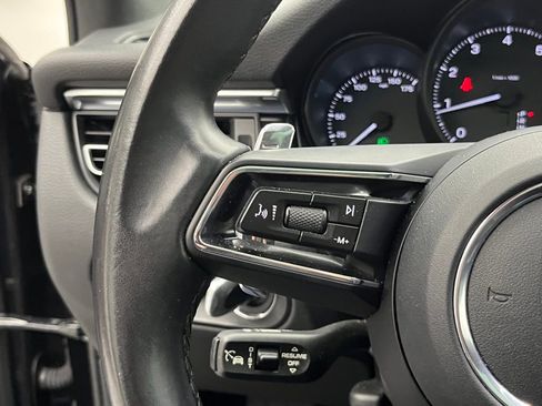 Used 2022 Porsche Macan image 13