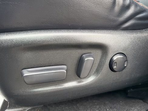 Used 2017 Toyota RAV4 SE image 17