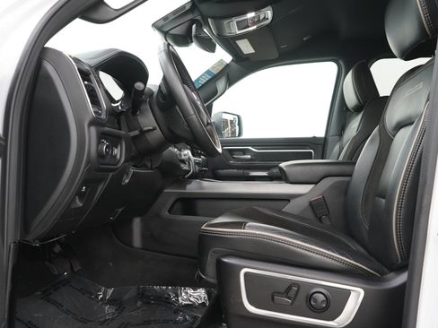 Used 2024 RAM 1500 Laramie AWD/4WD image 25