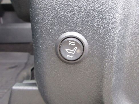 Used 2020 Ford Expedition XLT image 23