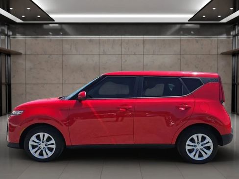 Used 2021 Kia Soul LX FWD image 5