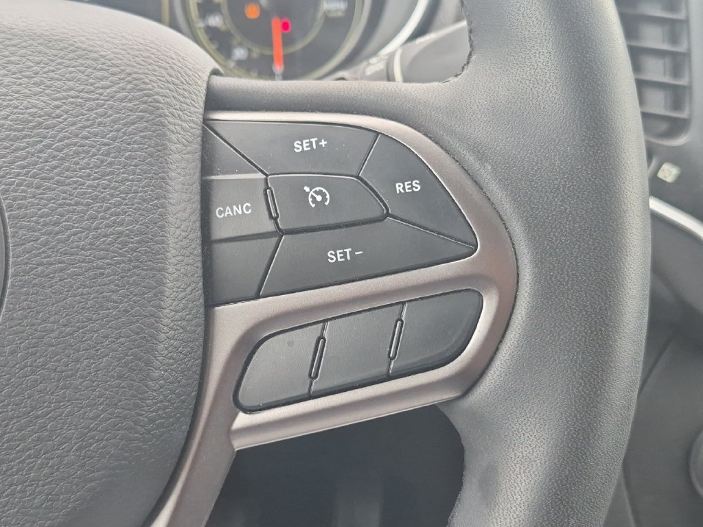 Used 2021 Jeep Cherokee Latitude Lux FWD image 25