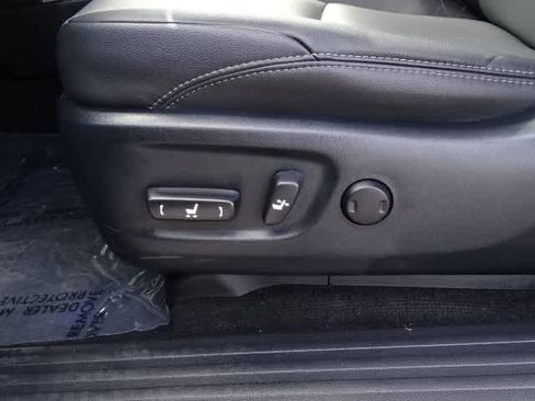 Used 2021 Toyota 4Runner SR5 Premium w/ Moonroof Package RWD image 17