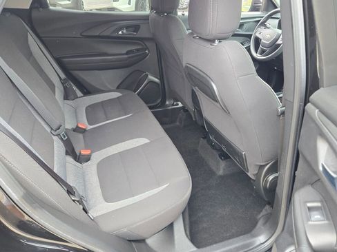 Used 2021 Chevrolet TrailBlazer LT w/ Convenience Package FWD image 7
