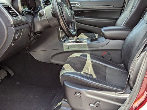 Used 2020 Jeep Grand Cherokee Altitude AWD/4WD image 11