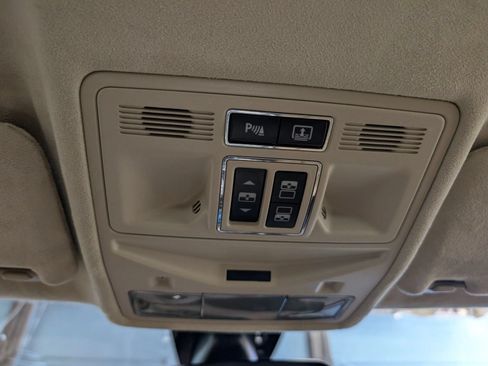 Used 2011 Jaguar XJ L RWD image 31