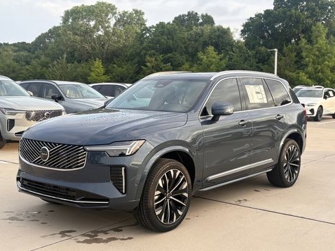 New 2026 Volvo XC90 B6 Plus w/ Protection Package Premier image 2