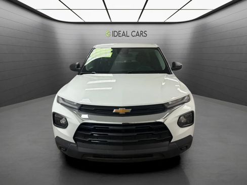 Used 2023 Chevrolet TrailBlazer LS FWD image 2