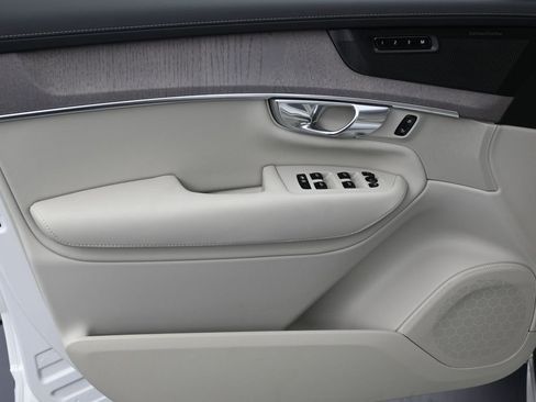 New 2026 Volvo XC90 T8 Ultra w/ Protection Package Premier AWD/4WD image 10