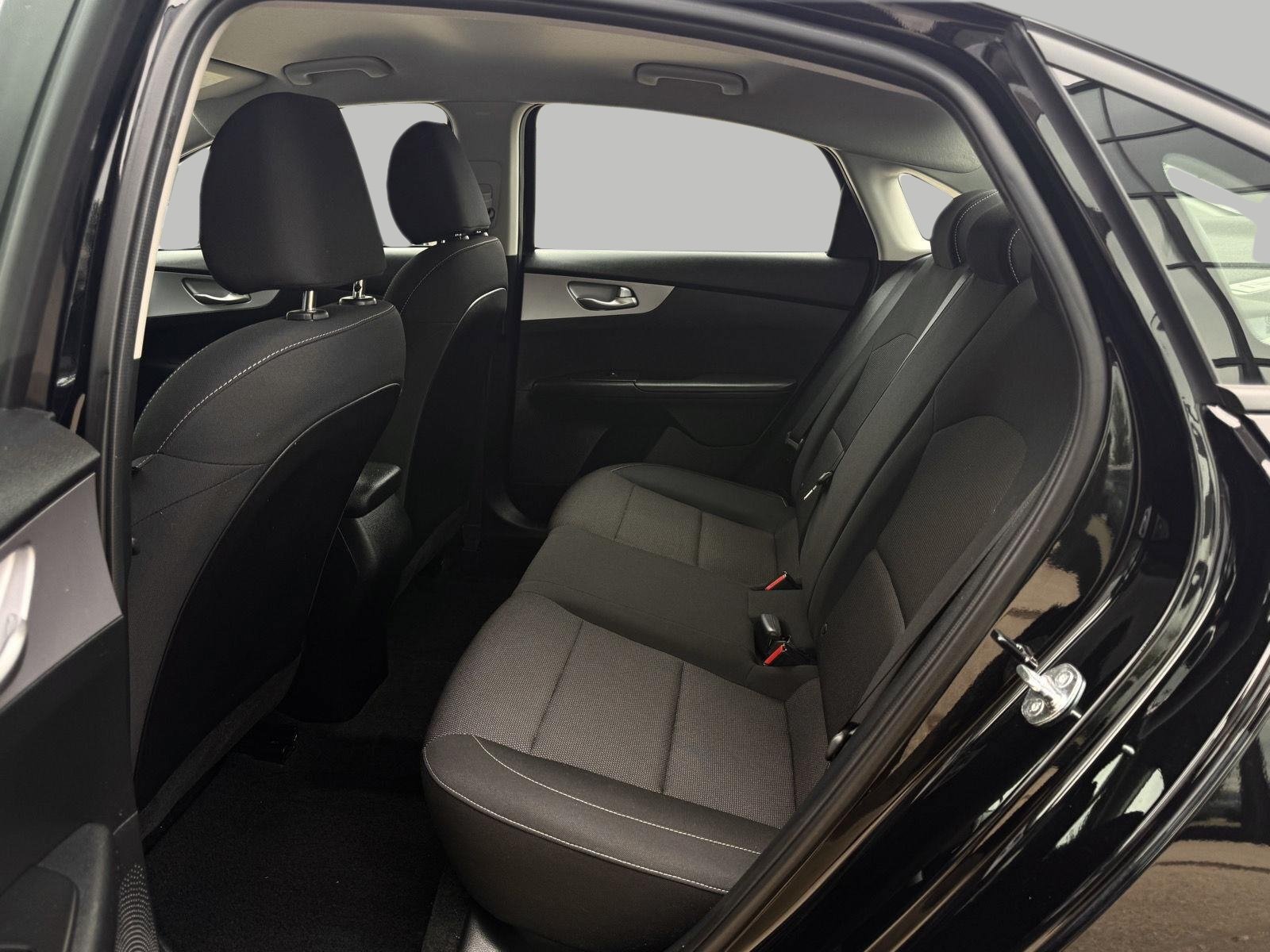 Used 2024 Kia Forte LXS w/ LXS Technology Package FWD image 25