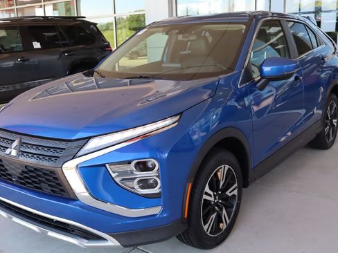 Used 2023 Mitsubishi Eclipse Cross AWD image 3