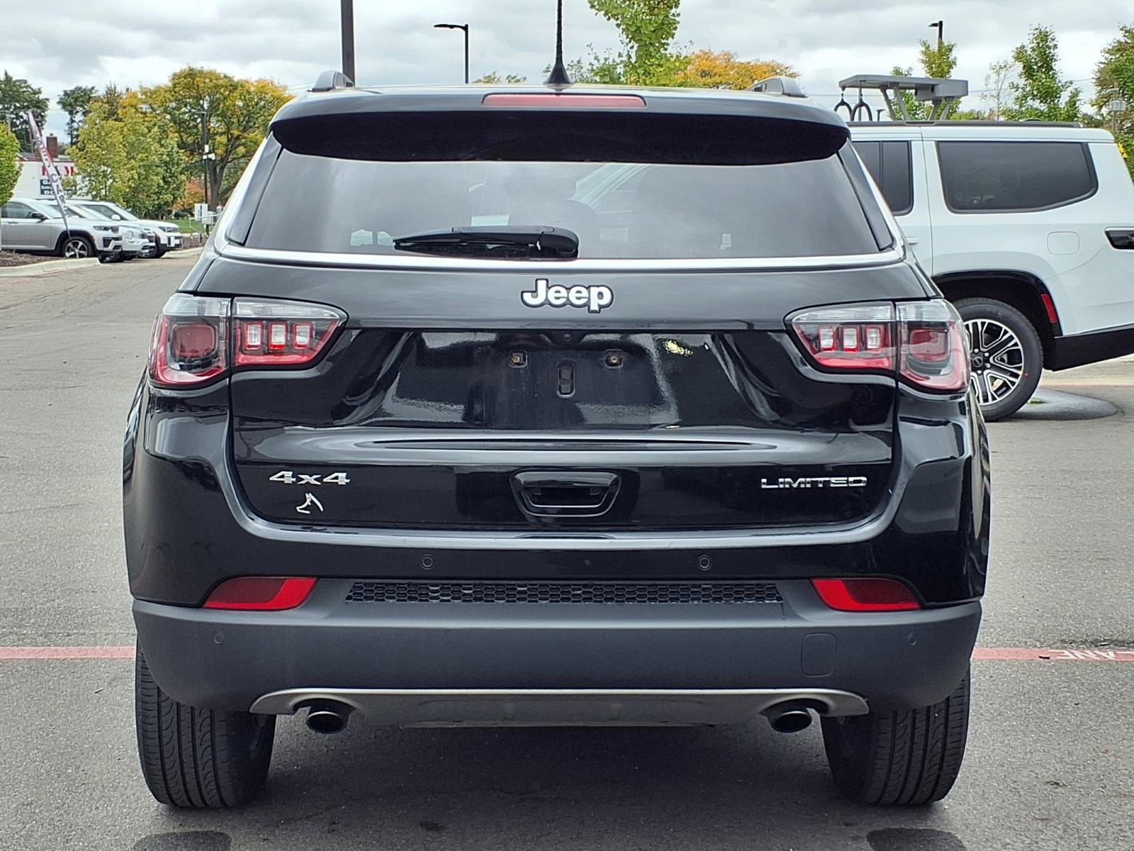 Used 2023 Jeep Compass Limited AWD/4WD image 4