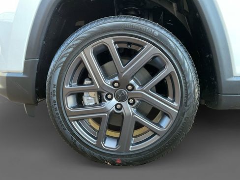 New 2026 Jeep Compass Latitude image 8