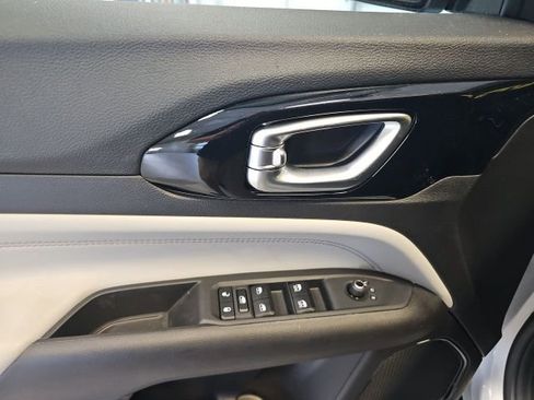 New 2025 Jeep Compass Limited image 14