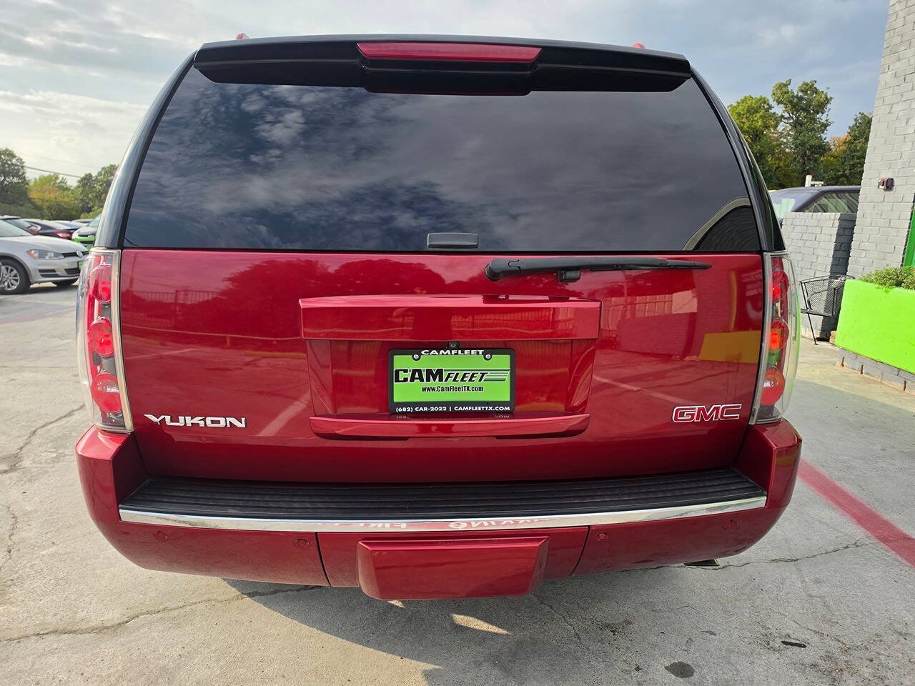 Used 2014 GMC Yukon Denali RWD image 11