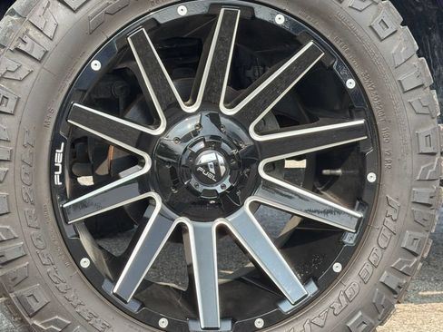 Used 2017 Jeep Wrangler Unlimited Sahara w/ Dual Top Group AWD/4WD image 10