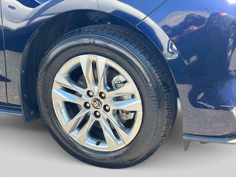 Certified 2025 Toyota Sienna Limited AWD/4WD image 9