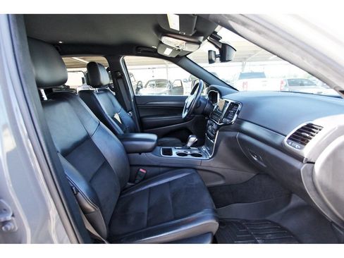 Used 2022 Jeep Grand Cherokee Laredo X RWD image 26
