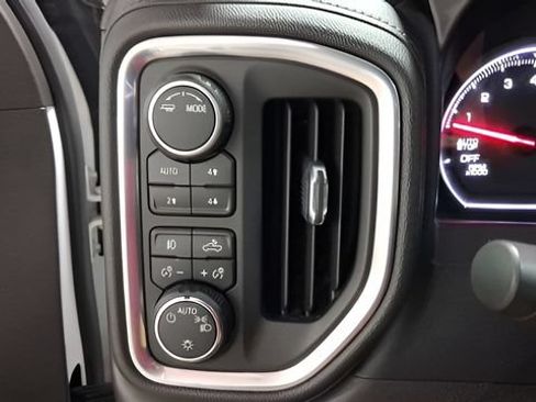 Used 2020 Chevrolet Silverado 1500 LT Trail Boss AWD/4WD image 30