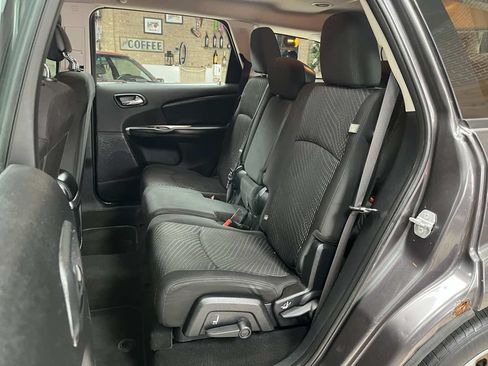Used 2015 Dodge Journey American Value Package w/ Flexible Seating Group FWD image 21