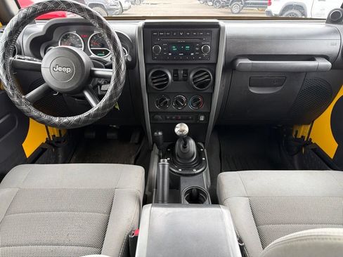 Used 2008 Jeep Wrangler Rubicon w/ PWR Convenience Group AWD/4WD image 4