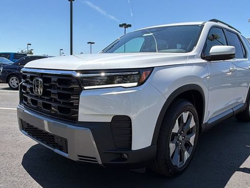 New 2026 Honda Pilot Touring image 7
