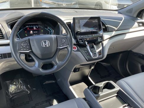 Certified 2023 Honda Odyssey EX-L image 3