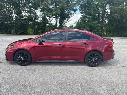Used 2022 Toyota Corolla SE FWD image 2