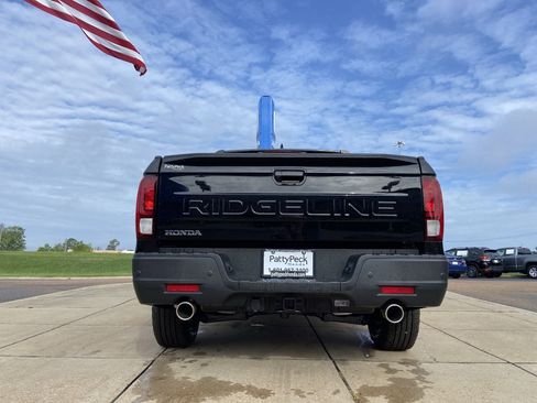 New 2026 Honda Ridgeline Black Edition image 18
