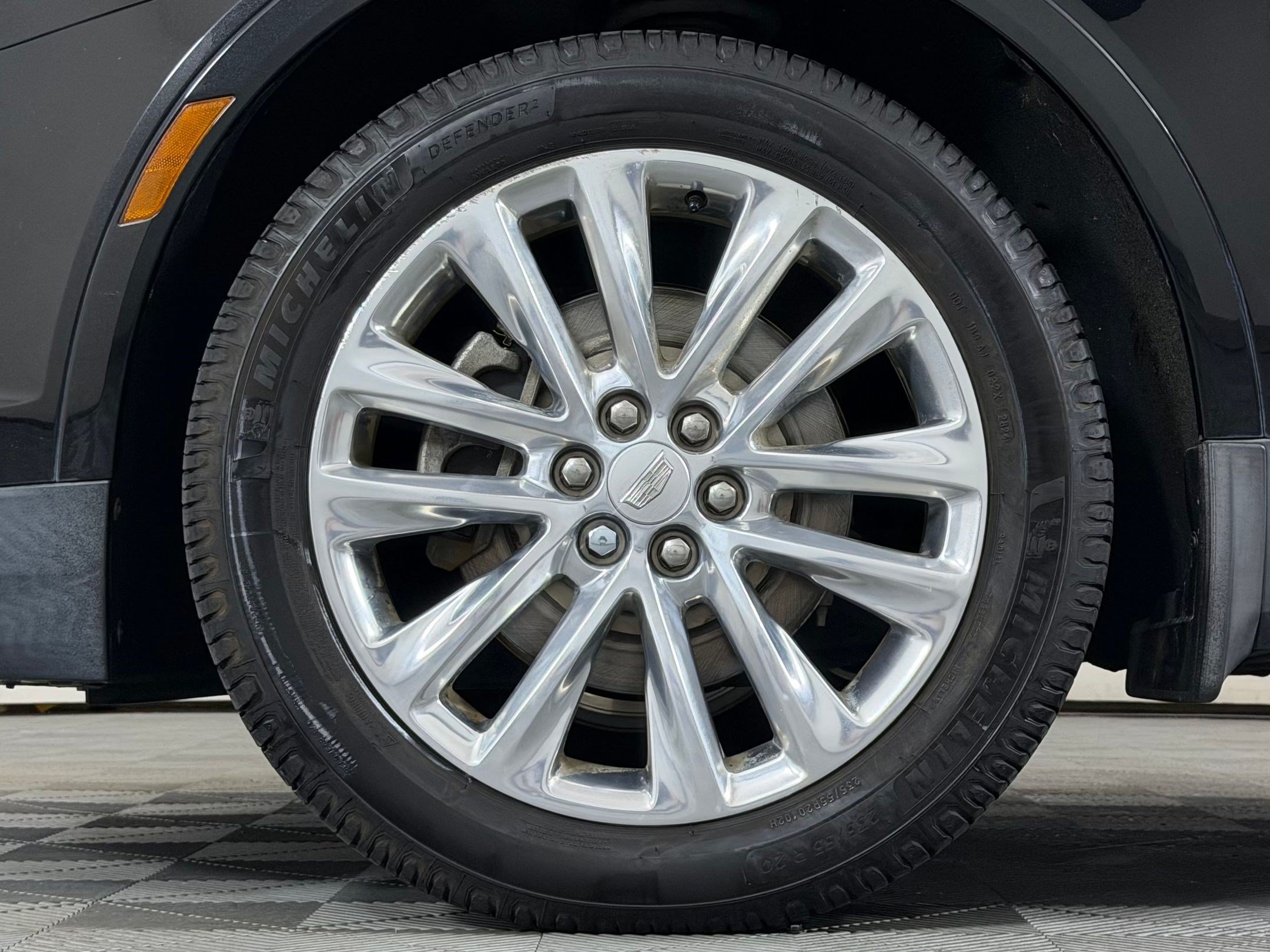 Used 2017 Cadillac XT5 Platinum AWD/4WD image 12
