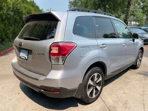 Used 2018 Subaru Forester 2.5i Limited AWD/4WD image 4