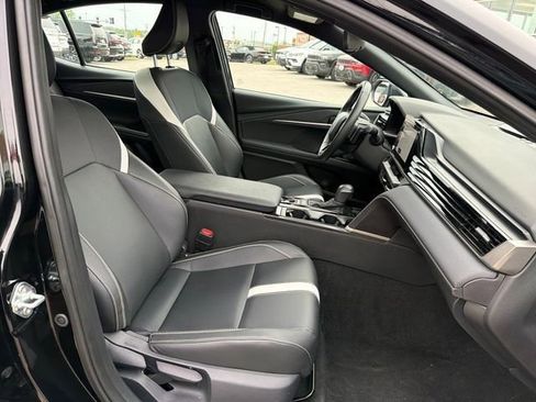Used 2025 Toyota Camry SE FWD image 35