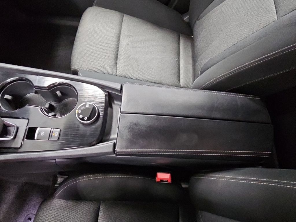 Used 2025 Nissan Rogue SV AWD/4WD image 20