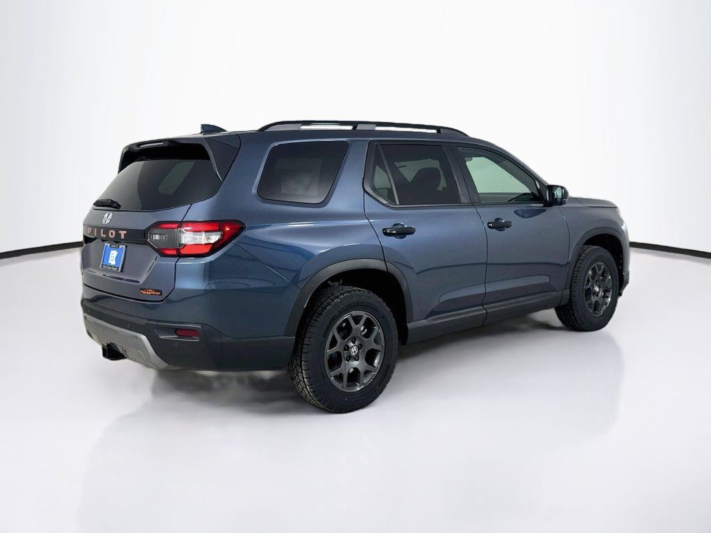 New 2026 Honda Pilot TrailSport image 7