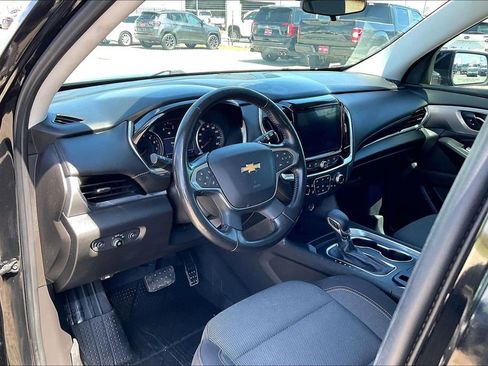 Used 2021 Chevrolet Traverse LT image 14