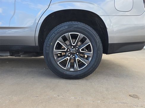 Used 2022 Chevrolet Tahoe Z71 w/ Z71 Off-Road Package image 30