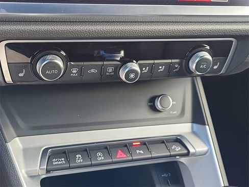 Used 2022 Audi Q3 2.0T Premium w/ Convenience Package image 26