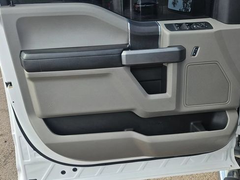 Used 2016 Ford F150 XLT AWD/4WD image 25